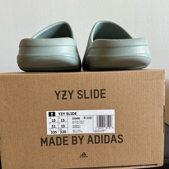 Yeezy Slides Salt - Picture 3 of 4